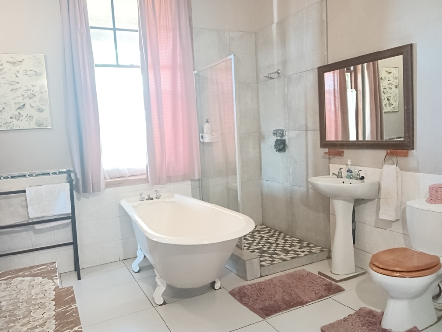 6 Bedroom Property for Sale in Aliwal North Eastern Cape